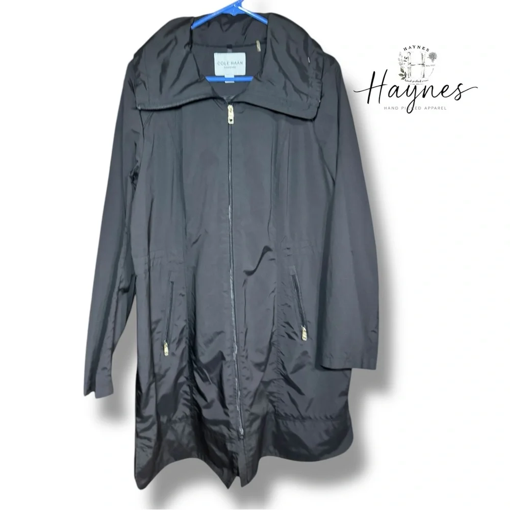 170. COLE HAAN | Signature Packable Rain Jacket Coat Size XL EUC no bag - Picture 2 of 9